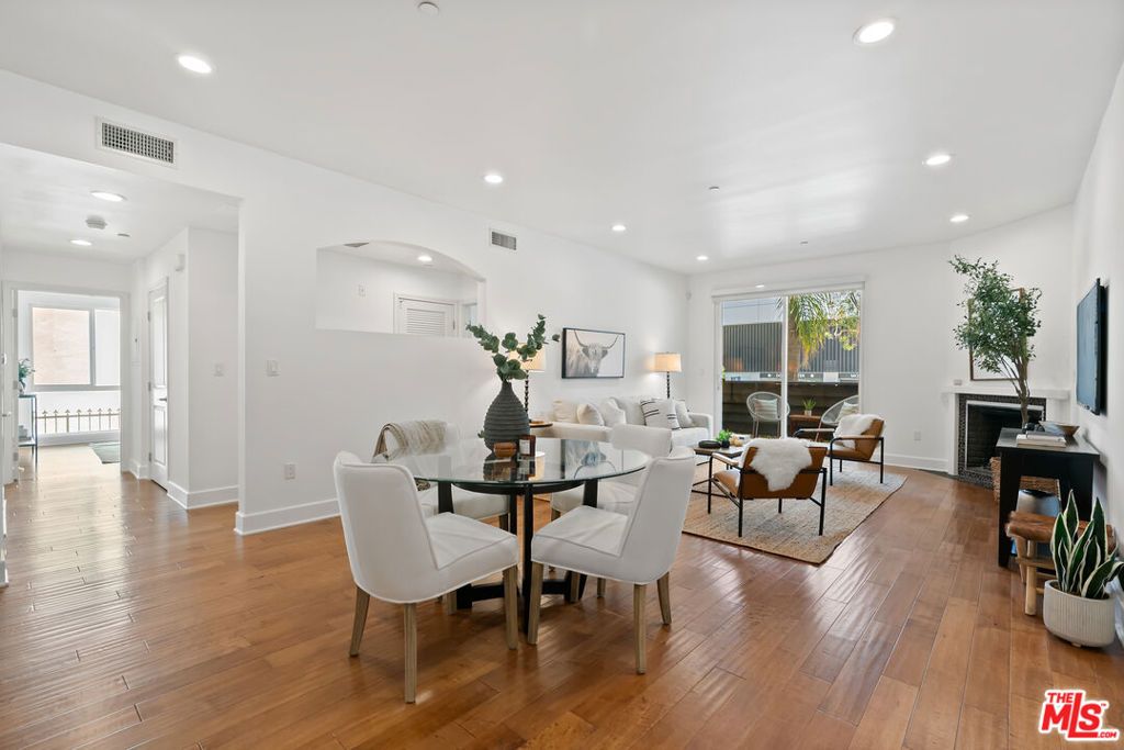 Photo of 1235 Granville Avenue #102, Los Angeles, CA 90025 (MLS # 25590851)
