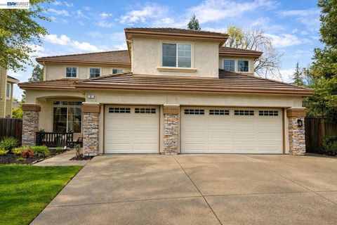 Photo of 9 9 Cross Bridge Pl Pl, Danville, CA 94526 (MLS # 41126461)
