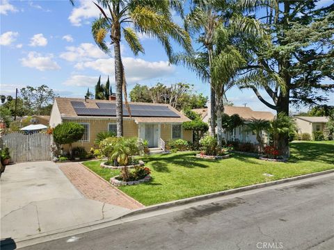 Photo of 12135 Lynwood Avenue, Lynwood, CA 90262 (MLS # SR26092208)