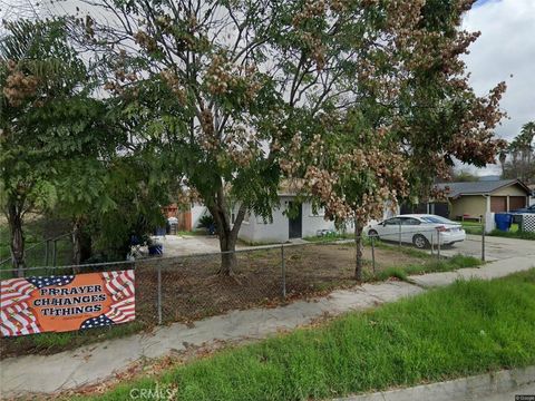 2135 Down Riverside CA 92507