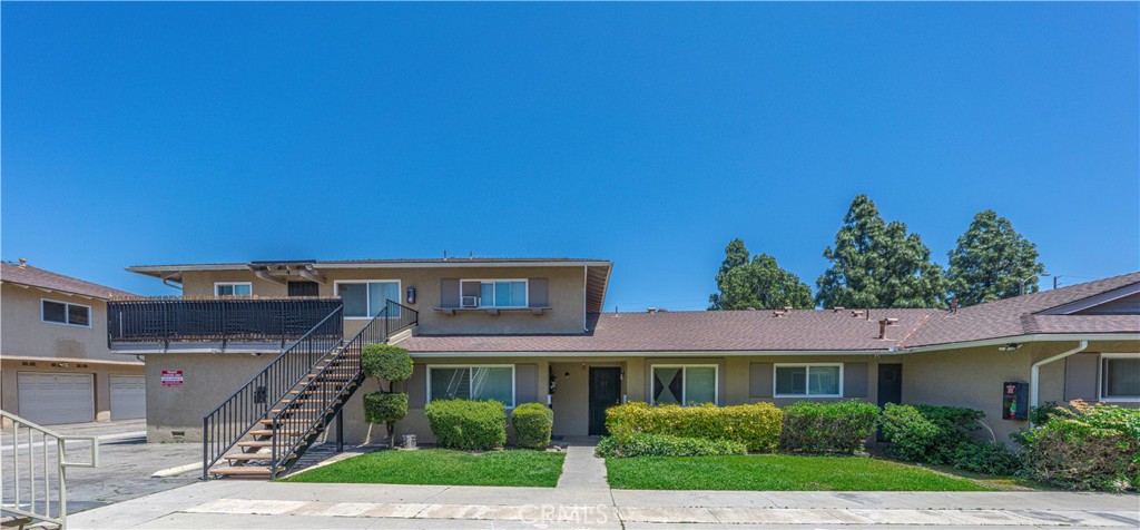 2619 W Aurora Street