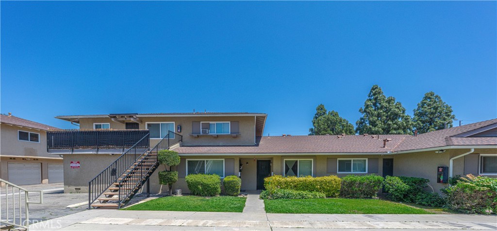 2619 W Aurora Street