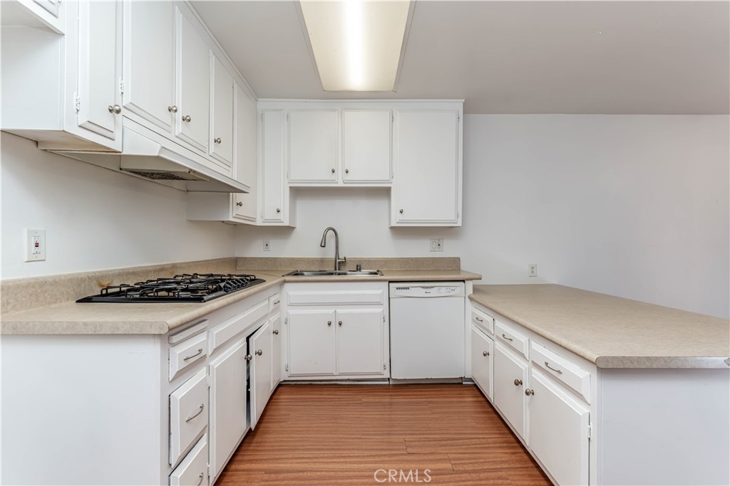2619 W Aurora Street