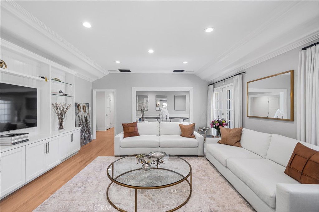 10455 Lindbrook Drive