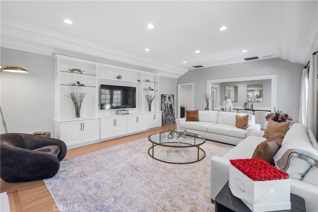 10455 Lindbrook Drive