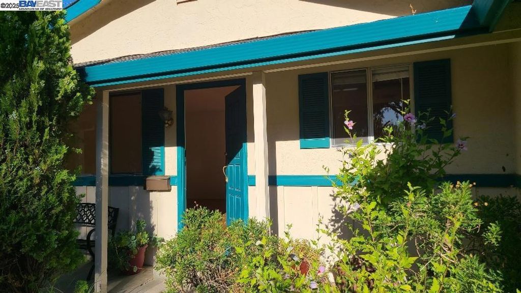 Photo of 1501 L St St, Davis, CA 95616 (MLS # 41115530)
