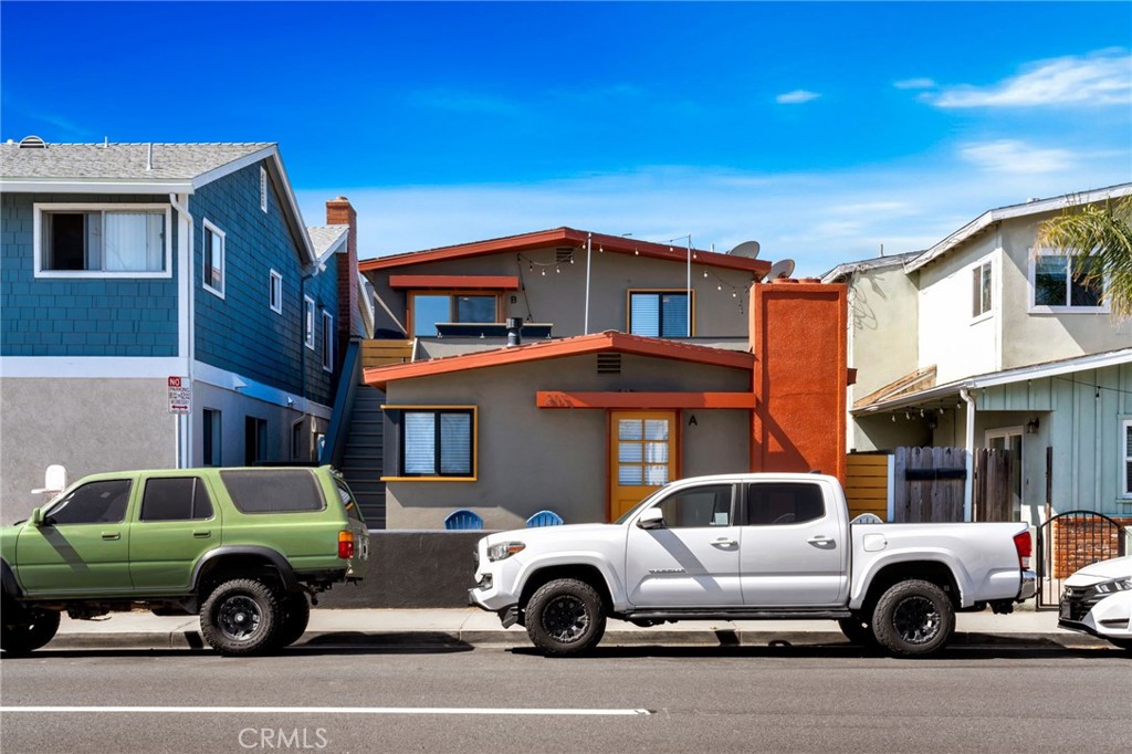 217 E Balboa Boulevard