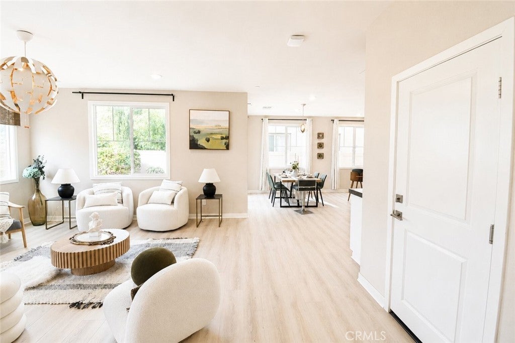 42 Gable Ct CT, Pomona CA 91766