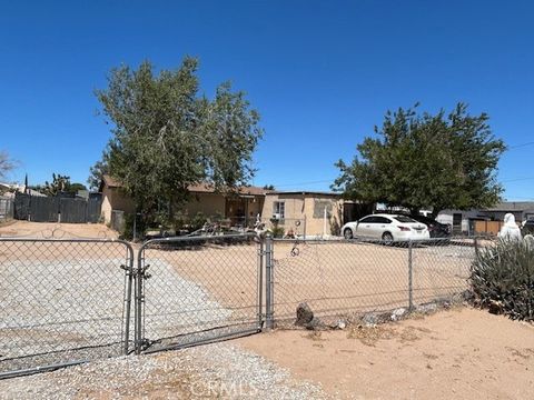 Photo of 10784 Kern Ave, Hesperia, CA 92345 (MLS # HD25172449)