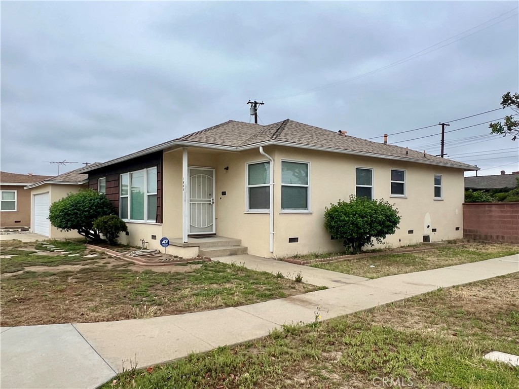 Beautifully upgraded 3-bedroom, 2-bath home located on a spacious corner lot! This 1,244 sq. ft. residence features fresh interior paint, new flooring throughout, and a modern kitchen with updated cabinets and countertops. Both bathrooms have been tastefully remodeled. Enjoy recessed lighting and forced air heating for year-round comfort. The home sits on a generous lot with a large, fully enclosed backyard—perfect for outdoor entertaining or pets. A detached 2-car garage provides ample parking and storage. Pets will be considered. Conveniently located near schools, parks, and shopping.
More photos coming soon!