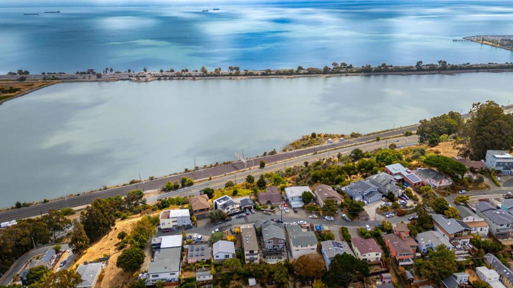 90 Santa Clara