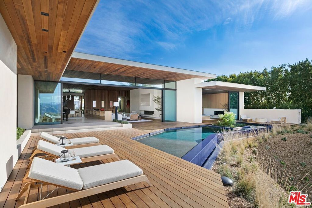 Photo of 1675 Carla Rdg, Beverly Hills, CA 90210 (MLS # 26667507)