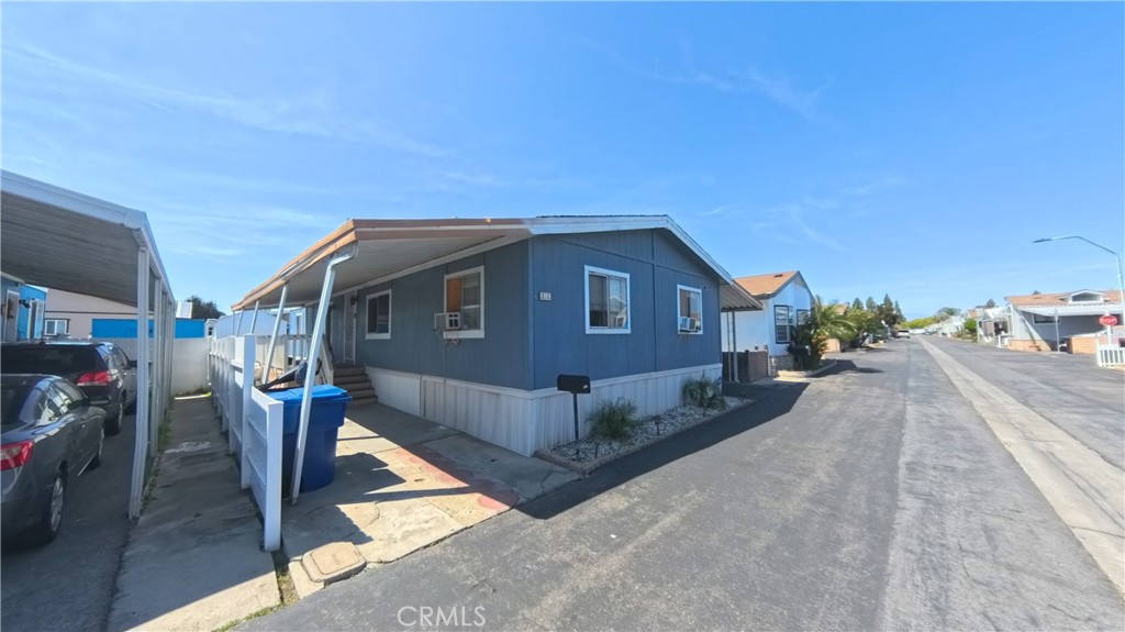9080 Bloomfield Avenue 212