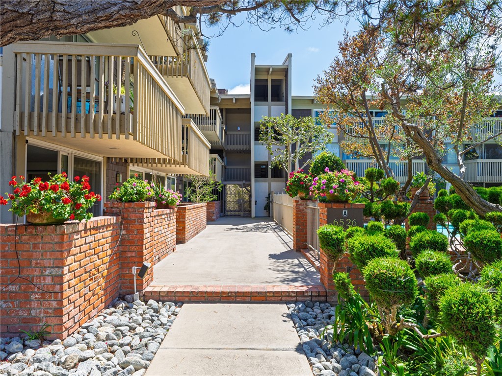 Step inside this ground level perfectly located end unit home with two large patio balconies overlooking the glistening pool. Very updated with a sleek modern feel, spacious and light filled. Remote Control Blinds let the sun in! Ocean peek views make this unit extra special.
Move in ready, HOA offers many amenities to enjoy - 2 pools, Jacuzzi, BBQ area clubhouse, and two tandem parking spots.
Fabulous Palos Verdes Schools and wonderful proximity to Ralphs Supermarket and shopping centers.
Water and Trash is covered in the HOA Dues.