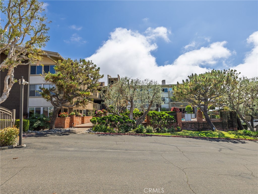 6526 Ocean Crest Drive