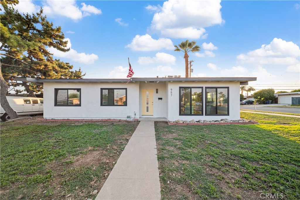957 N Jasmine Avenue