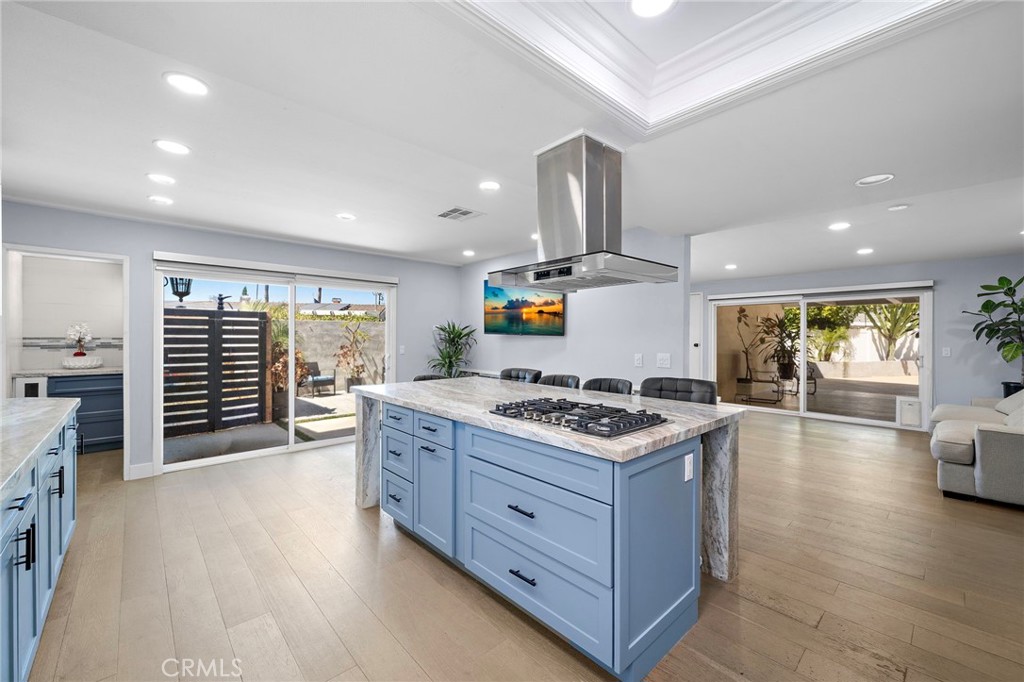 2750 San Carlos