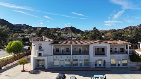 Photo of 31280 The Old Road, Castaic, CA 91384 (MLS # SR25015966)