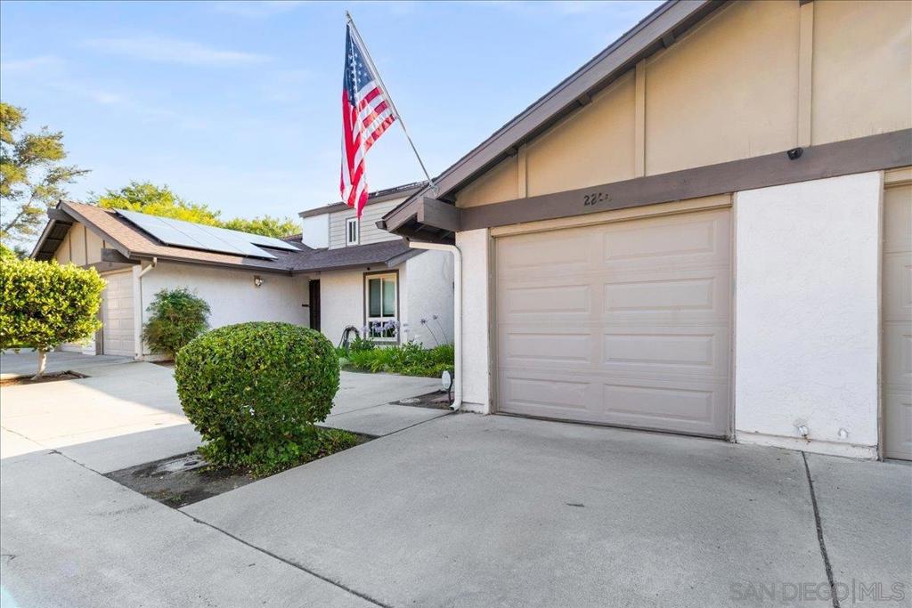 220 Eveningside Gln
