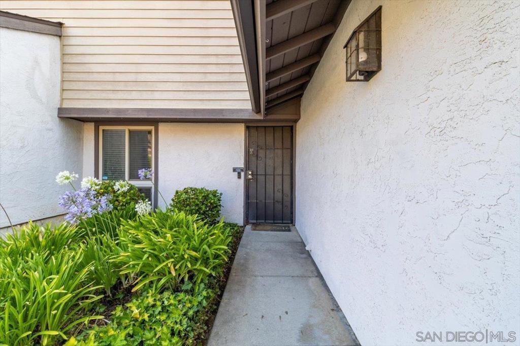 220 Eveningside Gln