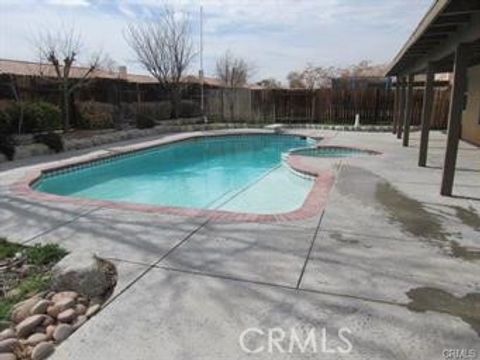 13475 Golden Sand Victorville CA 92392