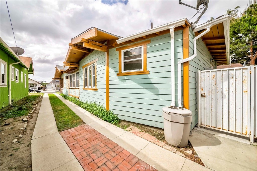 1705 W 52nd