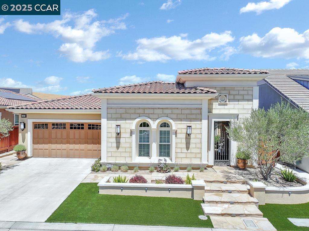 1927 Burgundy Ln