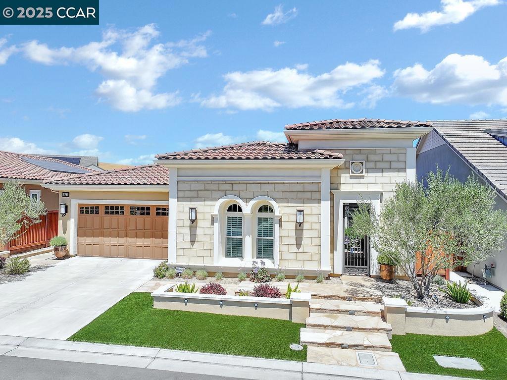 1927 Burgundy Ln