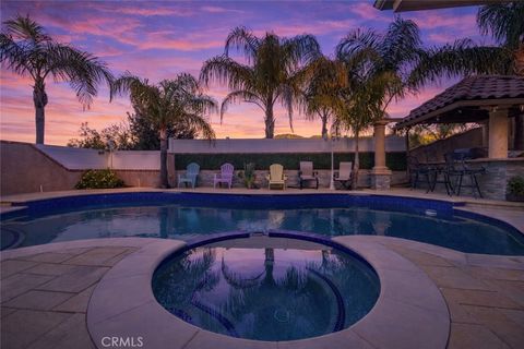 Photo of 28610 Greenwood Pl, Castaic, CA 91384 (MLS # SR26063244)