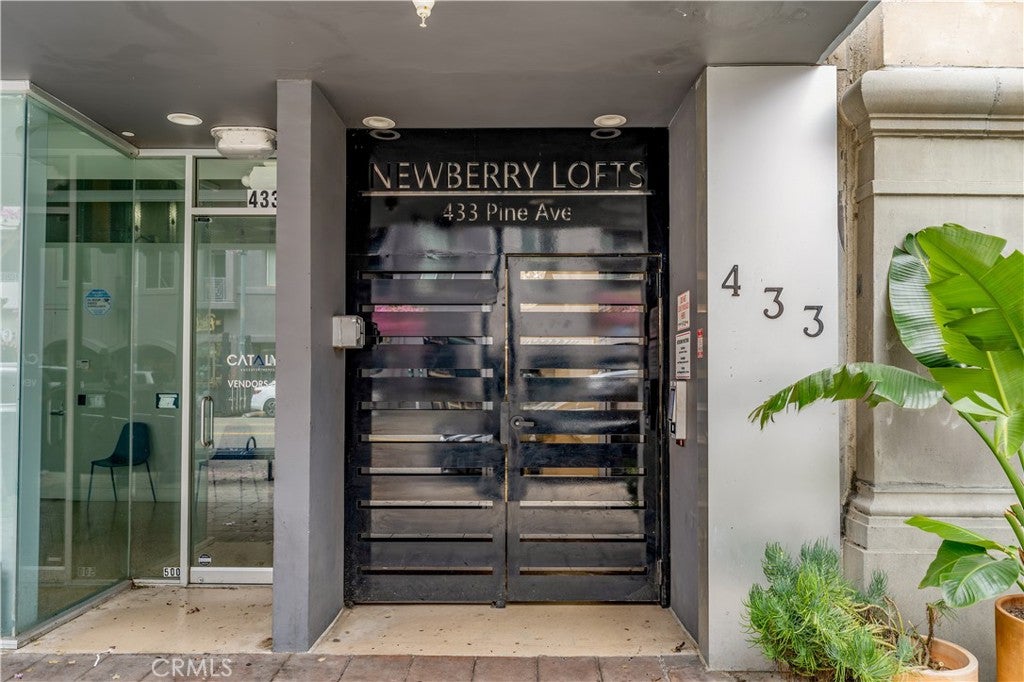 433 Pine Avenue 100