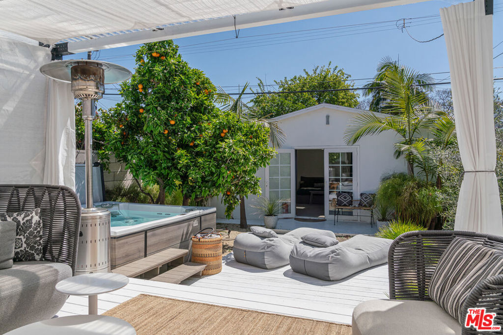 Rare opportunity in the desirable Presidents Row neighborhood of Venice! This charming home at 814 Angelus Place offers a fully entitled + RTI development opportunity. The site presents a unique chance to build a state-of-the-art, tri-level single-family home with plans for four bedrooms, five bathrooms, an office, gym, two-car garage, and a rooftop deck. Architectural design by Colby Mayes includes full specifications for lighting, plumbing, and window schedule. Qualified buyers will have access to the full due diligence package. Don't miss out on this rare chance to build your dream home in this coveted neighborhood.