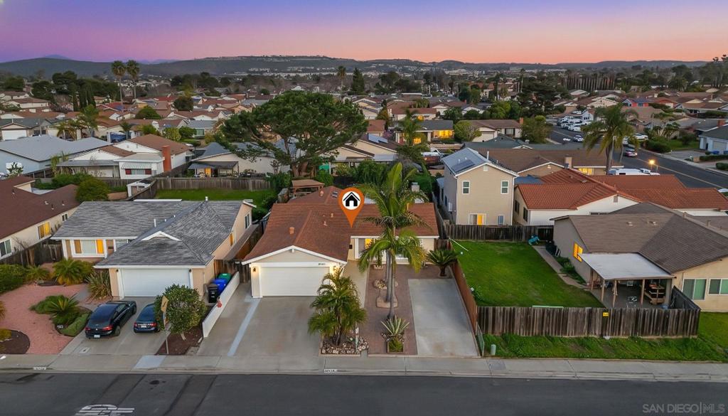 10935 Avenida Del Gato