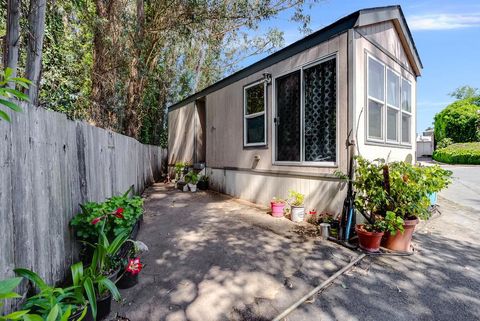 Photo of 2546 Capitola Road, Santa Cruz, CA 95062 (MLS # ML82044766)
