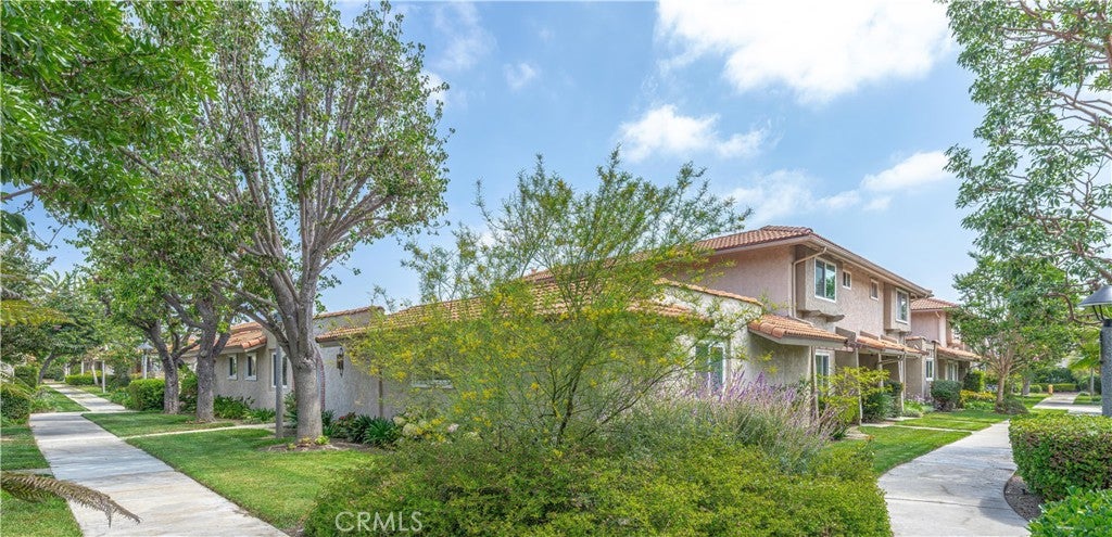 13875 La Jolla Plaza
