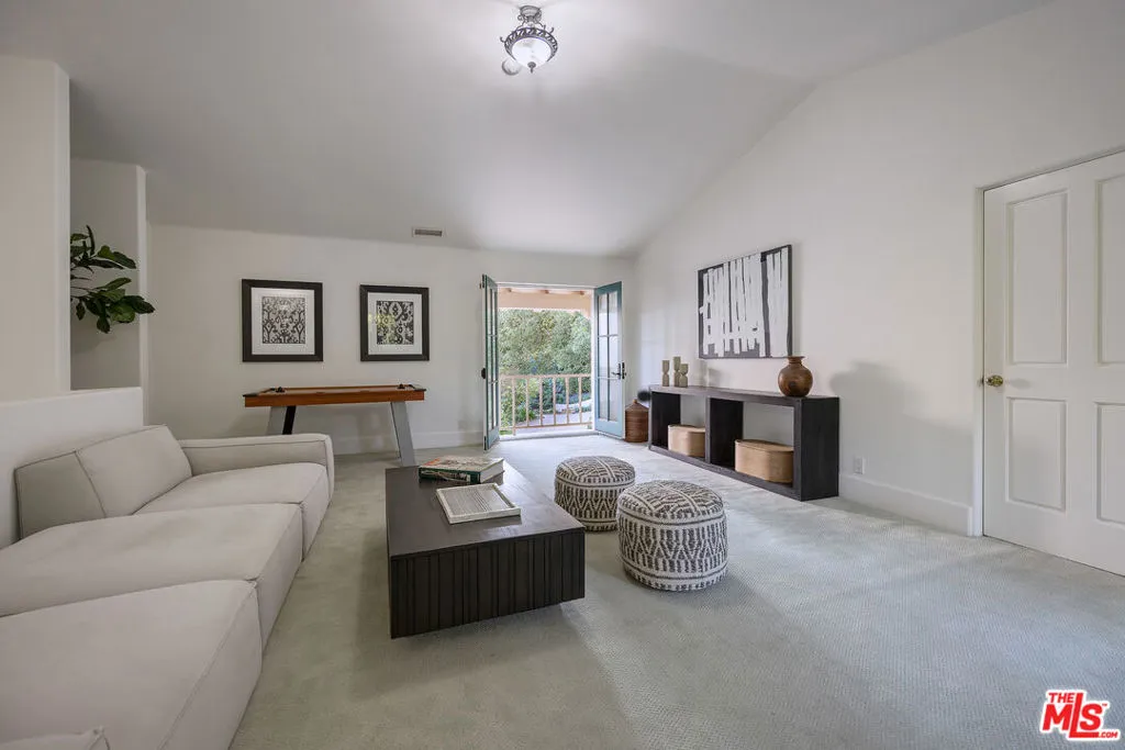 Santa Barbara, California 93108, United States, 4 Bedrooms Bedrooms, ,5 BathroomsBathrooms,Residential,Active,153876