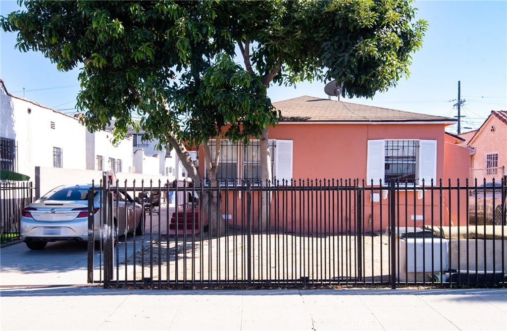 1214 W 85th Street