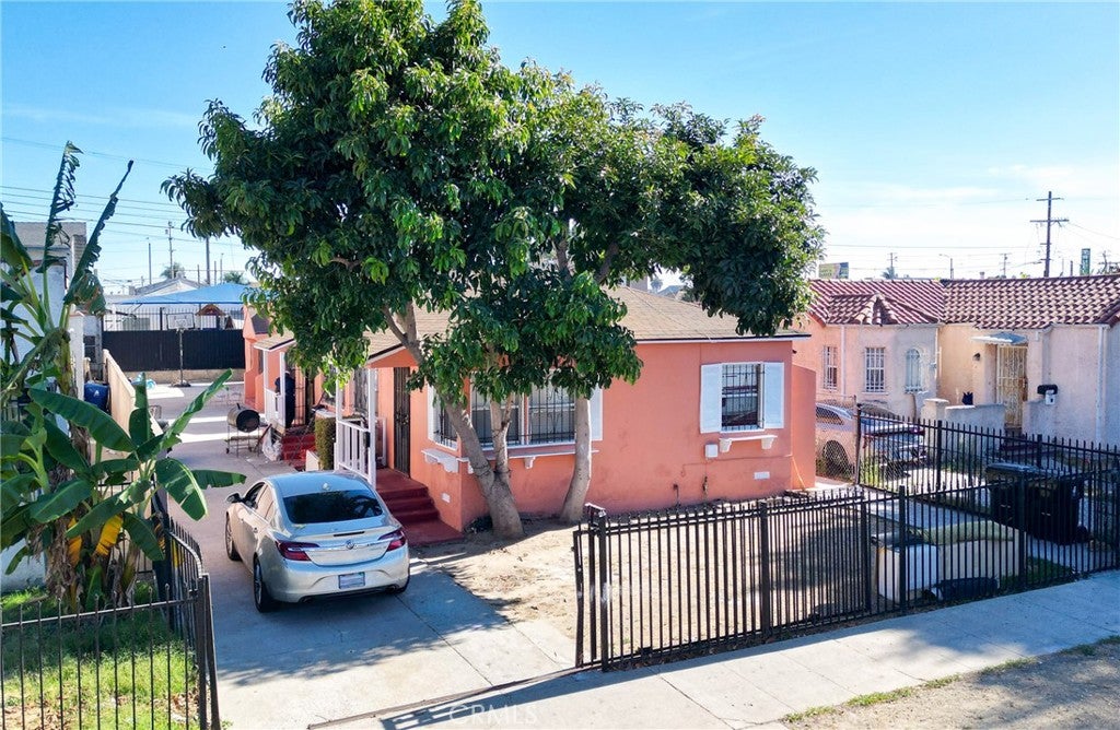 1214 W 85th Street