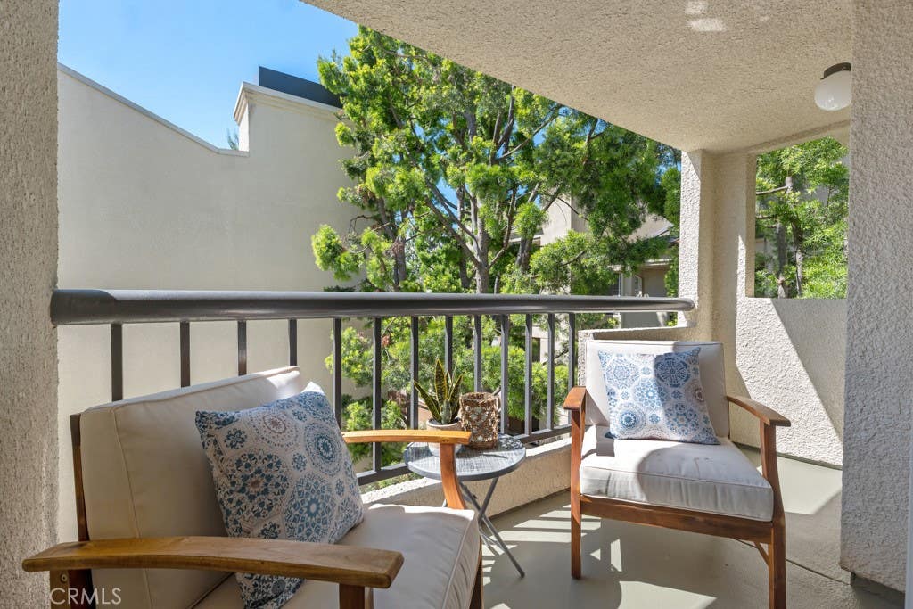 Photo of 21500 Burbank Blvd #316, Woodland Hills, CA 91367 (MLS # SR26082145)