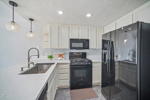 Tiny photo for 6056 Paseo Encantada, Camarillo, CA 93012 (MLS # V1-38549)