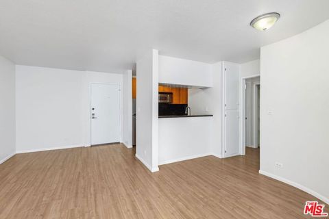 Tiny photo for 1440 VETERAN Avenue #404, Los Angeles, CA 90024 (MLS # 26672135)
