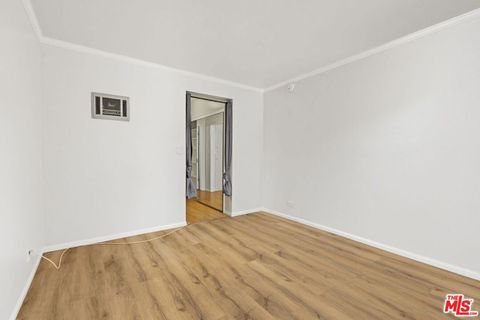 Tiny photo for 1440 VETERAN Avenue #404, Los Angeles, CA 90024 (MLS # 26672135)