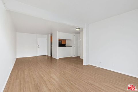 Tiny photo for 1440 VETERAN Avenue #404, Los Angeles, CA 90024 (MLS # 26672135)
