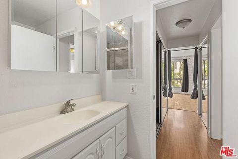 Tiny photo for 1440 VETERAN Avenue #404, Los Angeles, CA 90024 (MLS # 26672135)