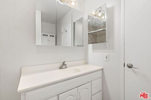 Tiny photo for 1440 VETERAN Avenue #404, Los Angeles, CA 90024 (MLS # 26672135)