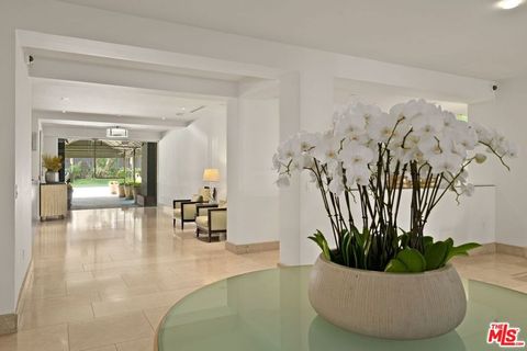 Tiny photo for 1440 VETERAN Avenue #404, Los Angeles, CA 90024 (MLS # 26672135)