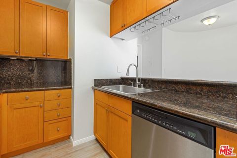 Tiny photo for 1440 VETERAN Avenue #404, Los Angeles, CA 90024 (MLS # 26672135)