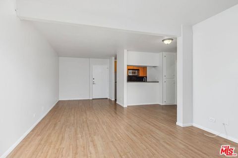 Tiny photo for 1440 VETERAN Avenue #404, Los Angeles, CA 90024 (MLS # 26672135)