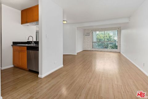 Tiny photo for 1440 VETERAN Avenue #404, Los Angeles, CA 90024 (MLS # 26672135)