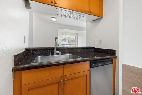 Tiny photo for 1440 VETERAN Avenue #404, Los Angeles, CA 90024 (MLS # 26672135)