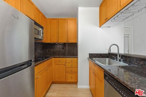 Tiny photo for 1440 VETERAN Avenue #404, Los Angeles, CA 90024 (MLS # 26672135)